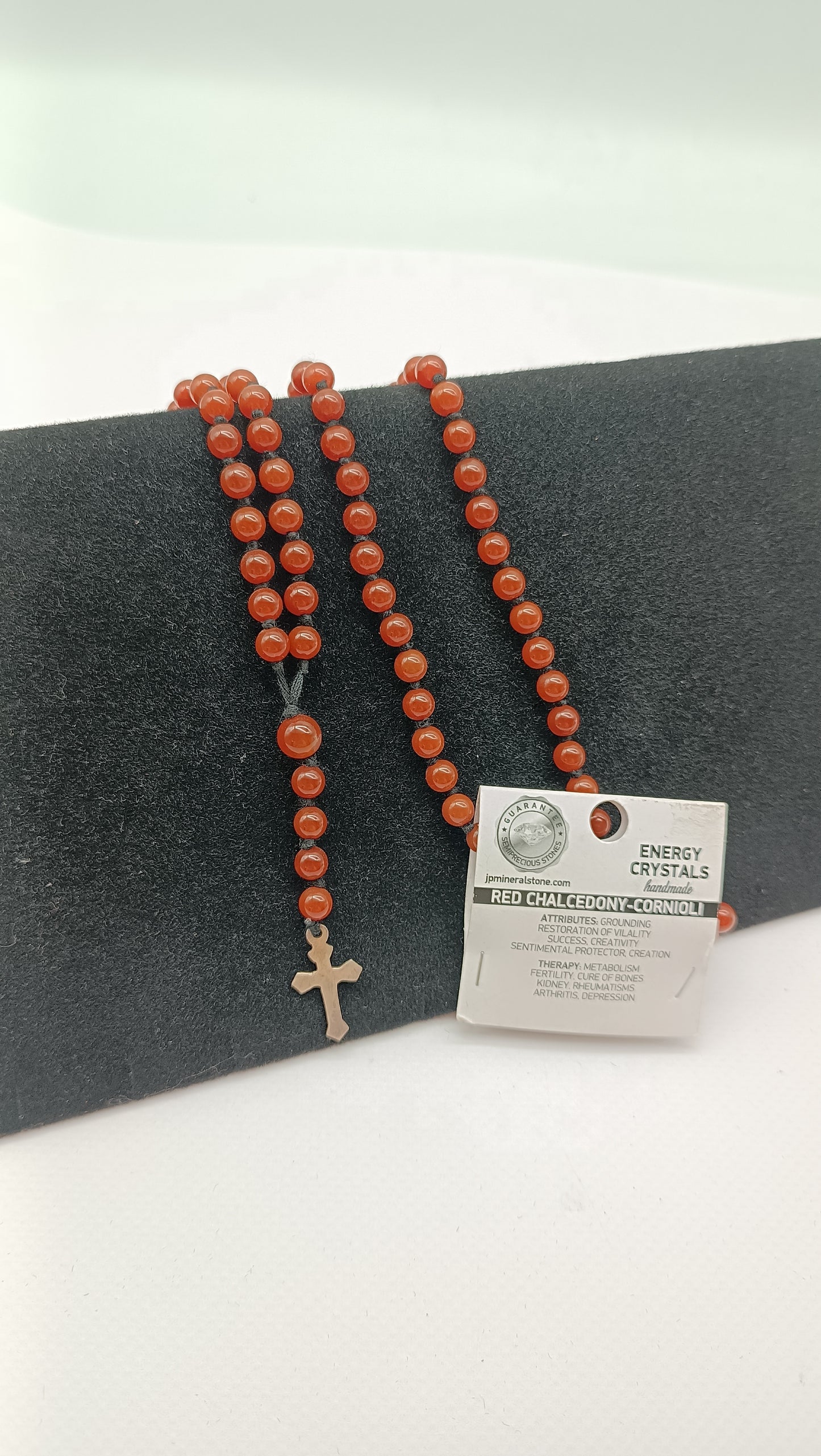 Rosenkranzperlen aus Karneolkristall mit Medaillen-Kreuzstück aus 925er Sterlingsilber