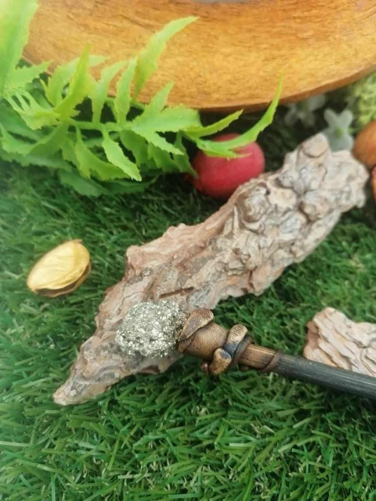 Natural Pyrite Crystal Wand Healing Stone, Zodiac Mineral
