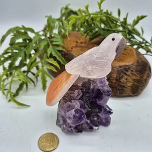 Rose Quartz Carved Bird with Agate Feathers on Amethyst Cluster Base – Gemstone Bird Figurine, Crystal Animal Sculpture, Nature Home Décor