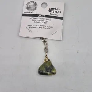 Polished Jade Keychain – Green Crystal Gemstone Accessory