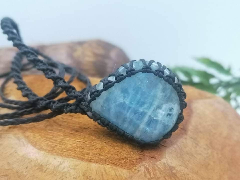 110CT Aqua Marine Rough Mineral Stone Brazilian Crystal Healing Makrame Wrapped Necklace Protection Gift Accessories