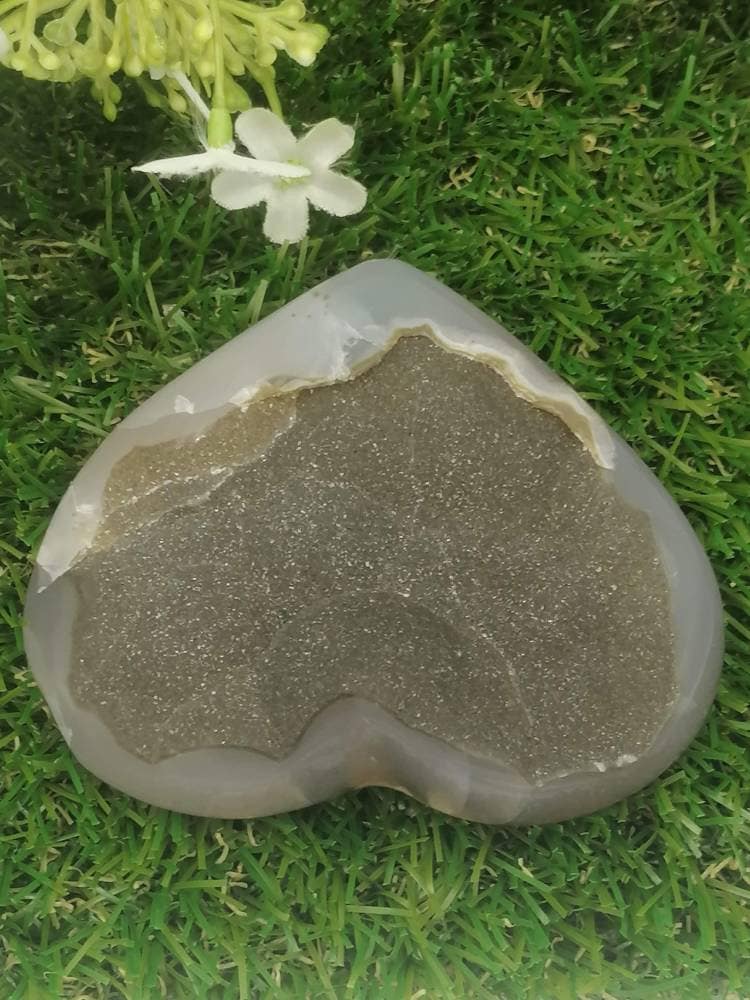 Agate with Quartz Botroidal Heart Shaped Stone Crystal,Brazilian stone Rough, Protection Healing, Cluster stone,Magic Power, Decoration