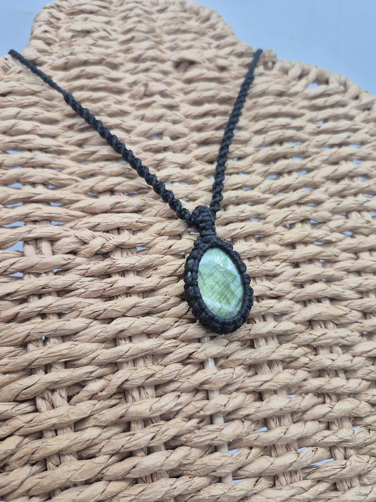 Labradorite Macrame Pendant Necklace Cabochon