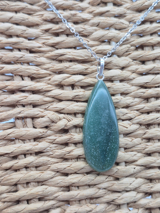 Green Aventurine Necklace – Crystal Pendant with Stainless Steel Chain