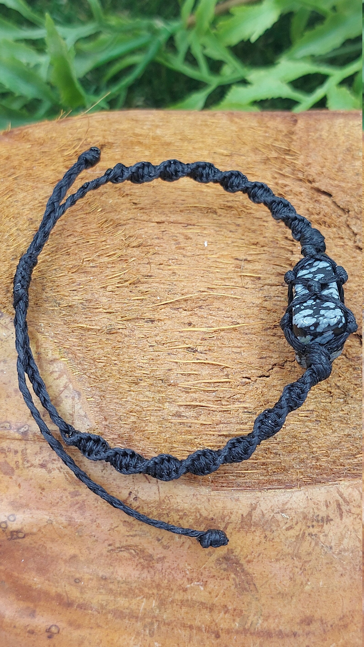 Gewebtes Armband aus Pyrit-Makramee