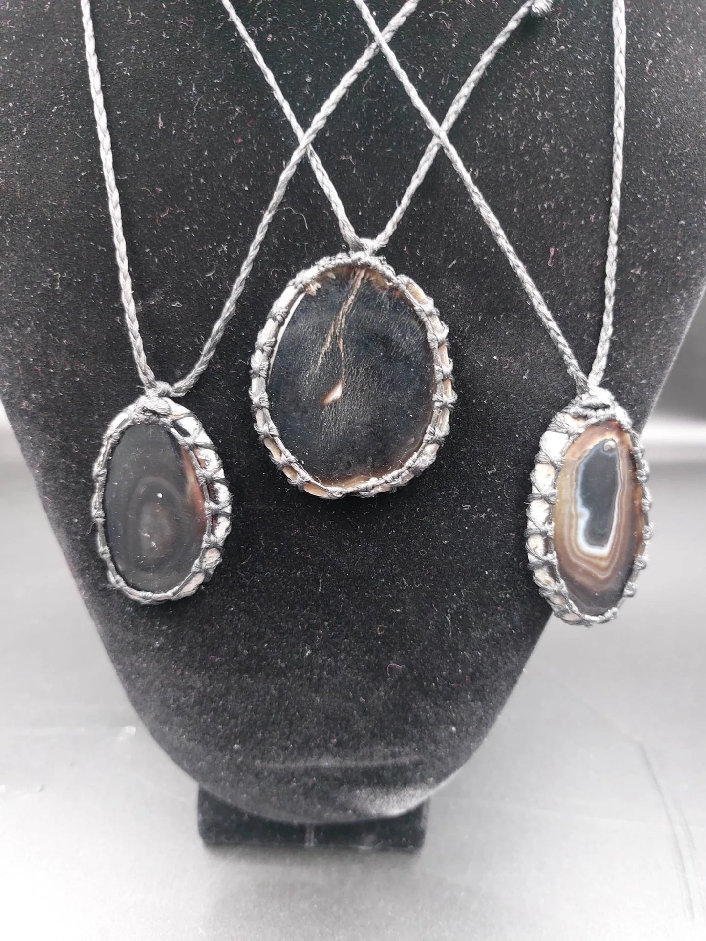 Κρύσταλλο χαλαζία Τραχιά ορυκτή πέτρα Brazilian Crystal Healing Makrame τυλιγμένο κολιέ Αξεσουάρ δώρου
