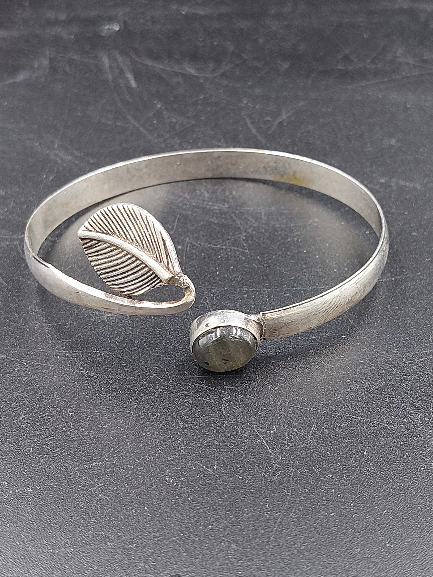 Gewebtes Armband aus Pyrit-Makramee