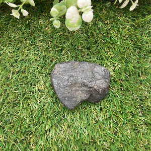 Black Tourmaline schorl crystal, Collection Specimen Crystal, Healing Stone, Birtsthone Crystal Protection Decoration Mineral