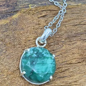 Natural Emerald Silver Bezel Necklace with Steel Chain