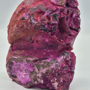 Self-Standing Fuchsia Agate Stone | Pink Agate Crystal Decor