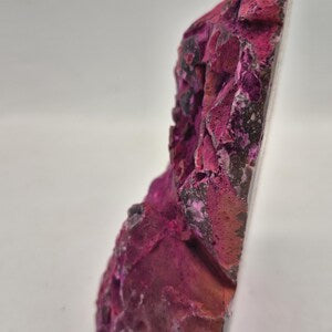 Self-Standing Fuchsia Agate Stone | Pink Agate Crystal Decor
