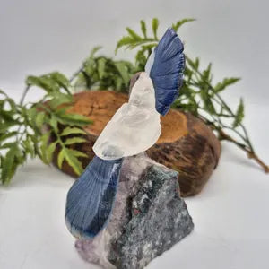 Quartz Carved Bird on Amethst Cluster Base Blue Agate Plum and Tail, Gemstone Vintage Parrot Bird Sculpture Figurine