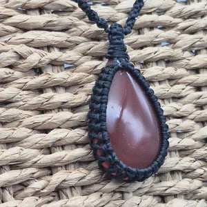 Carnelian Macrame Pendant Necklace – Energy & Motivation
