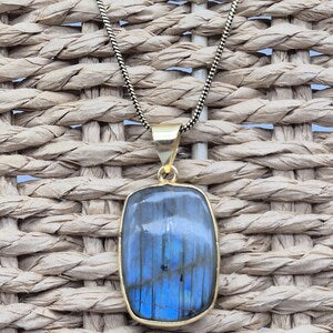 Labradorite Brass Pendant Necklace: Mystical Crystal Jewelry