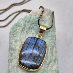 Labradorite Brass Pendant Necklace: Mystical Crystal Jewelry
