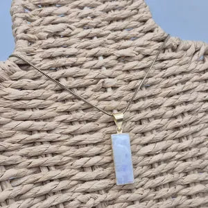 Moonstone Necklace with Brass Chain – 48cm – Handmade Crystal Pendant, Rainbow Moonstone Jewelry