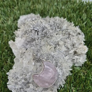 Rose Quartz Crescent Moon Necklace – Silver‑Plated Pink Gemstone on Steel Chain