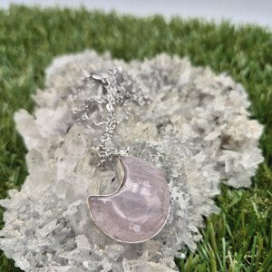 Rose Quartz Crescent Moon Necklace – Silver‑Plated Pink Gemstone on Steel Chain