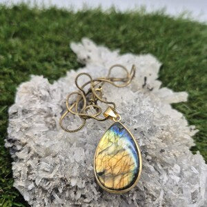 Labradorite Brass Pendant Necklace: Mystical Crystal Jewelry