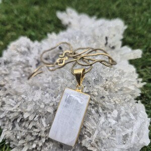 Moonstone Necklace with Brass Chain – 48cm – Handmade Brass Crystal Pendant