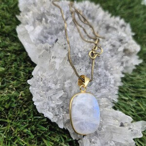 Moonstone Necklace with Brass Chain – 48cm – Handmade Brass Crystal Pendant