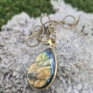 Labradorite Brass Pendant Necklace: Mystical Crystal Jewelry