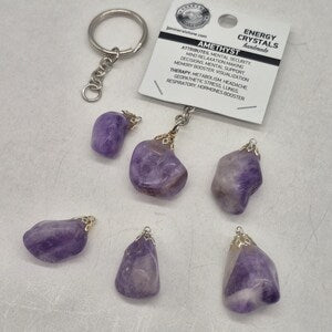 Polished Amethyst Keychain – Purple Crystal Gemstone Accessory