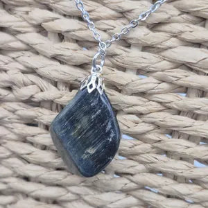 Blue Tiger Eye Necklace – Natural Hawk Eye Crystal Stone Pendant