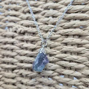 Αξεσουάρ από ακατέργαστο φυσικό φθορίτη από ατσάλι Θεραπευτικές κρυστάλλινες πέτρες Αξεσουάρ Zodiac Mineral Stone