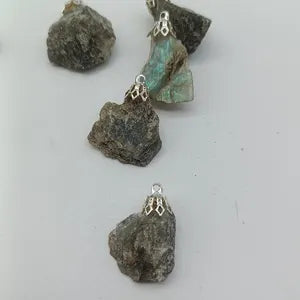 Raw Labradorite Keychain – Natural Flashy Crystal Gemstone Accessory