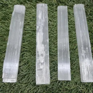 Raw Selenite Crystal Bar: Natural Cleansing, Aura Protection ( 76 +- 85 gr )