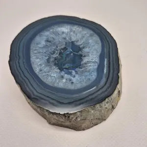 Blue Agate Ashtray with Quartz 586 gr – Natural Crystal Stone Smoking Decor