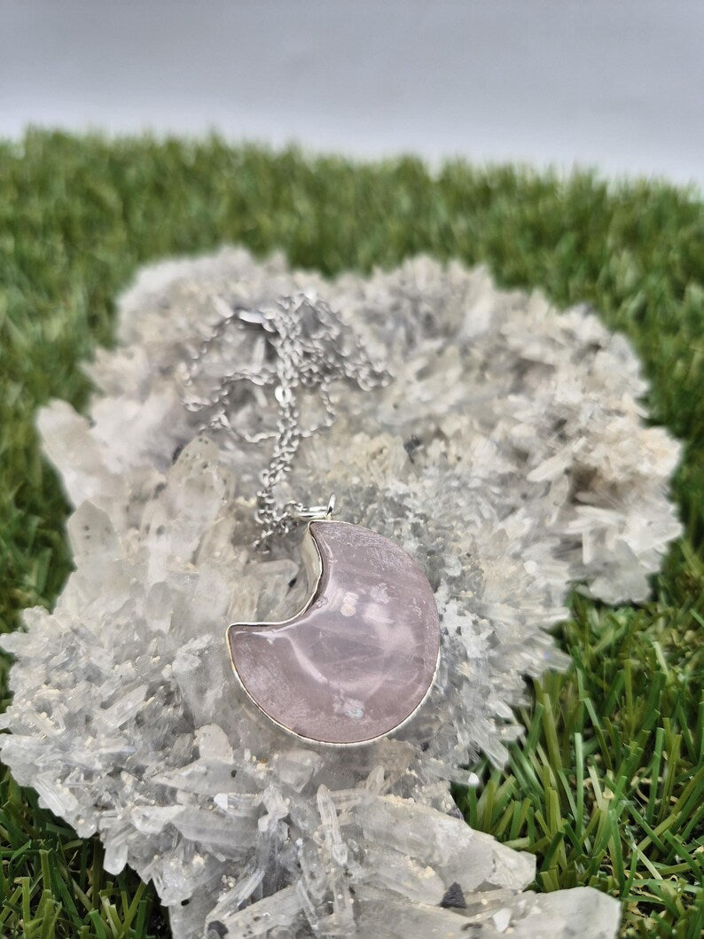 Rose Quartz Crescent Moon Necklace – Silver‑Plated Pink Gemstone on Steel Chain