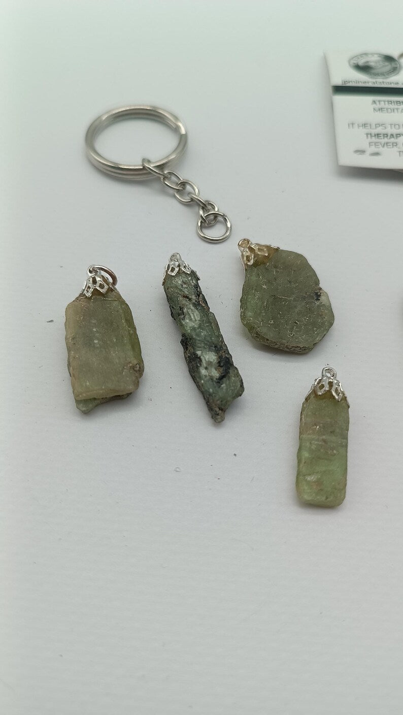 Raw Green Kyanite Keychain – Natural Green Crystal Gemstone Accessory