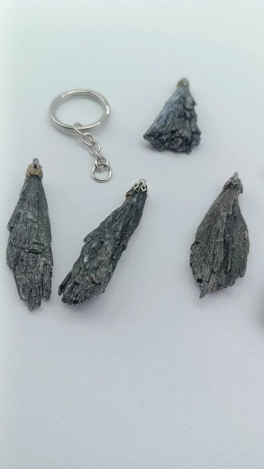 Raw Black Kyanite Keychain – Natural Black Crystal Gemstone Accessory