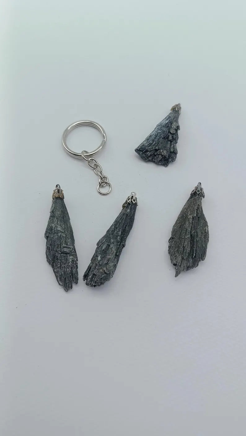 Raw Black Kyanite Keychain – Natural Black Crystal Gemstone Accessory