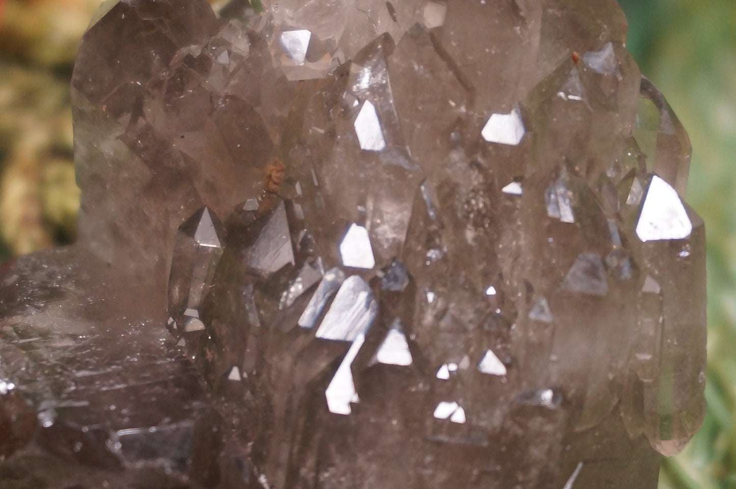 natürlicher Kristallhaufen Rauchquarz genetischer Komplex Spitzen Zwillinge Heiltherapie Mineralstein Kraftsammlung Exemplar Dekoration Magie