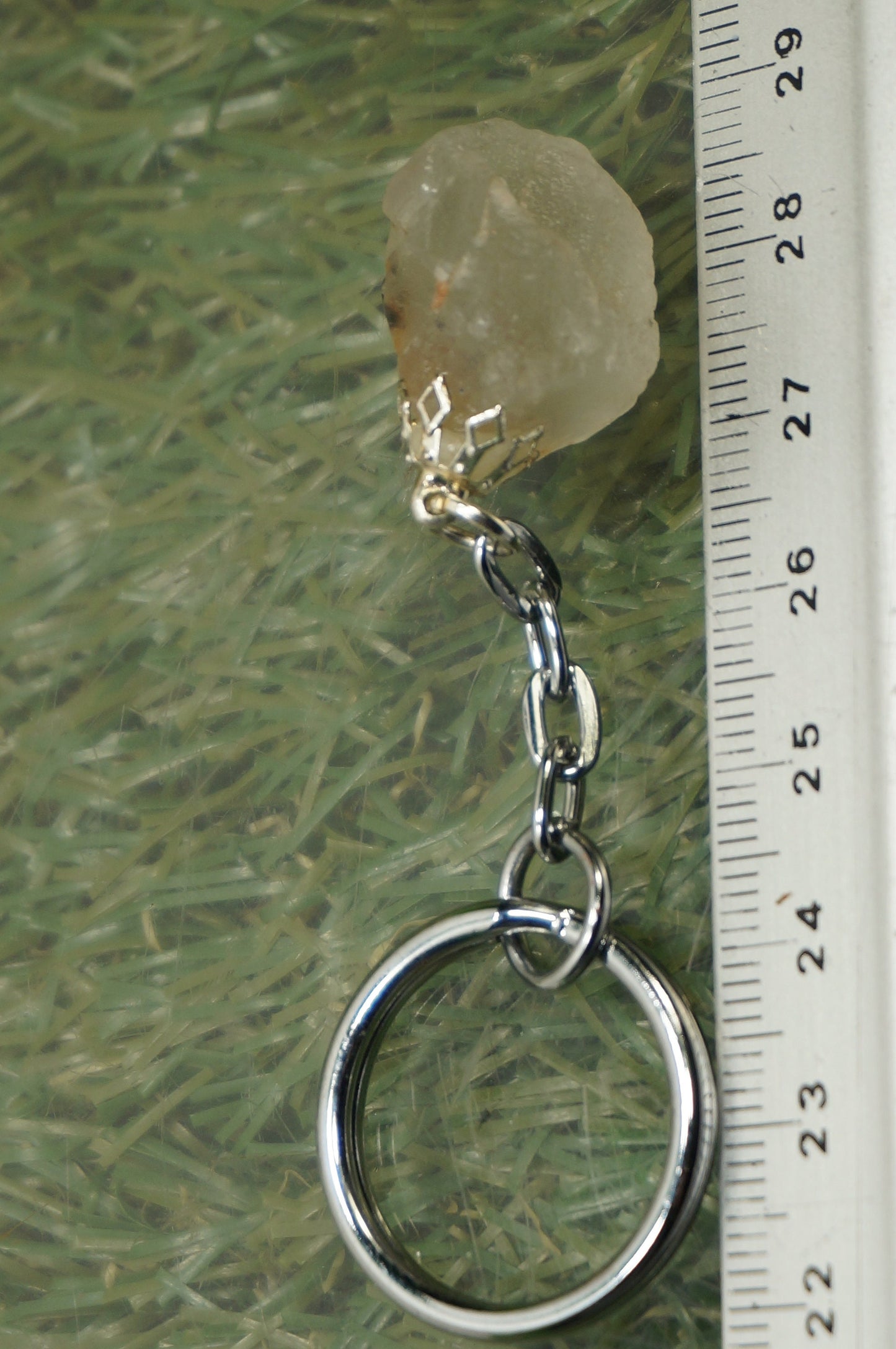 Natural White Rough Stone  Fluorite Keychain Healing Mineral Crystal Accessories Zodiac Mineral Stone