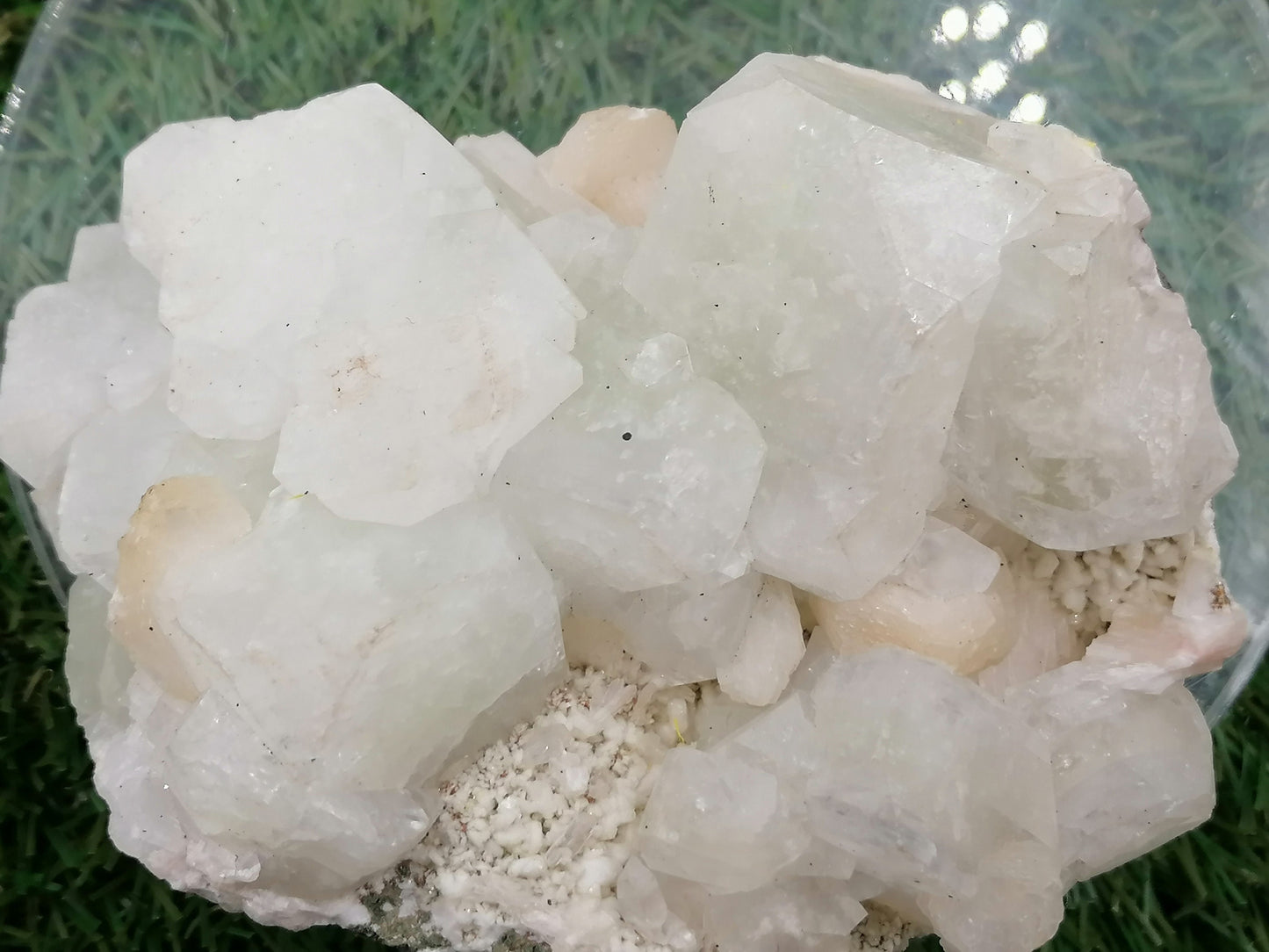 Apophyllite cubes // Home Decor and Healing