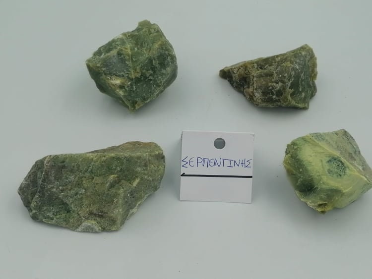 Top Natural Crystal Serpentine Collection Speciment Healing Stone Birtsthone Crystal Protection Decoration Mineral