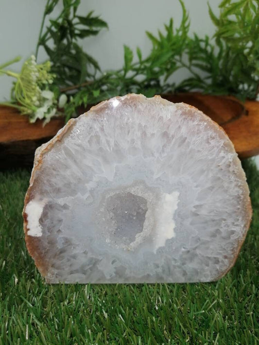 Natural Geode Agate with Quartz - Amazing Collector's Piece Extra Quality