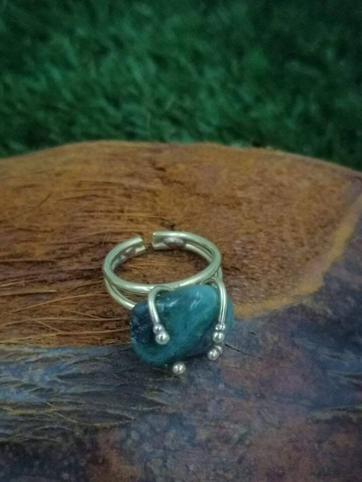 Hand-made Brass Ring Emerald Crystal Gift Idea Healing Crystal- Master Healer, Chakra Alignment, Aura Protection, Amplifier