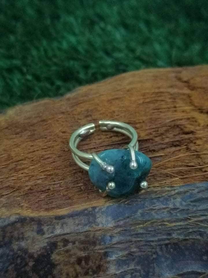 Hand-made Brass Ring Emerald Crystal Gift Idea Healing Crystal- Master Healer, Chakra Alignment, Aura Protection, Amplifier