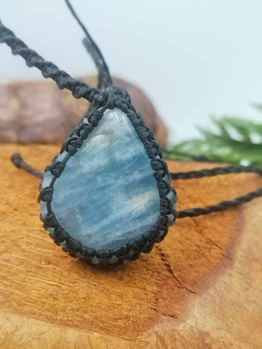 110CT Aqua Marine Rough Mineral Stone Brazilian Crystal Healing Makrame Wrapped Necklace Protection Gift Accessories