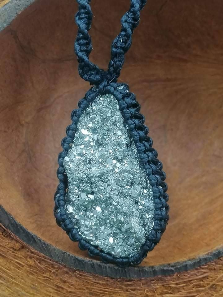 Pyritkristall Handgemachte gewickelte Makramee Halskette