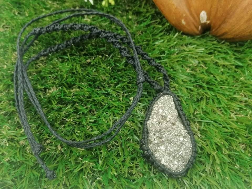 Pyritkristall Handgemachte gewickelte Makramee Halskette