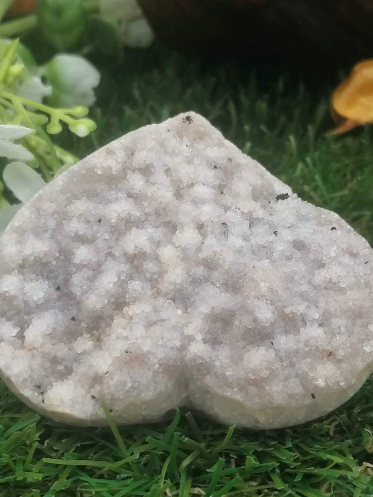 Agate with Quartz Heart Shaped Stone Crystal,Brazilian stone Rough, Protection Healing, Cluster stone,Magic Power, Decoration