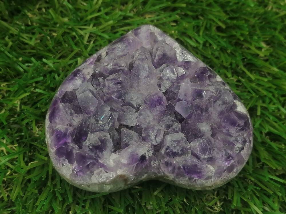 Amethyst Heart Shaped Stone Crystal,Brazilian stone Rough, Protection Healing, Cluster stone,Magic Power, Decoration