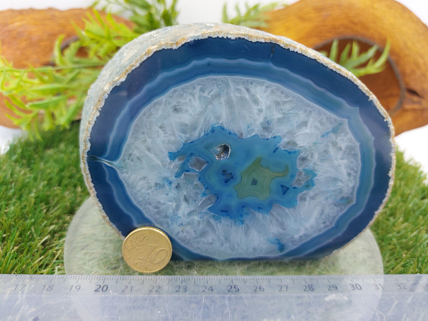 Geody Blue Agate Crystal for Home Decor - Protection - Manifestation