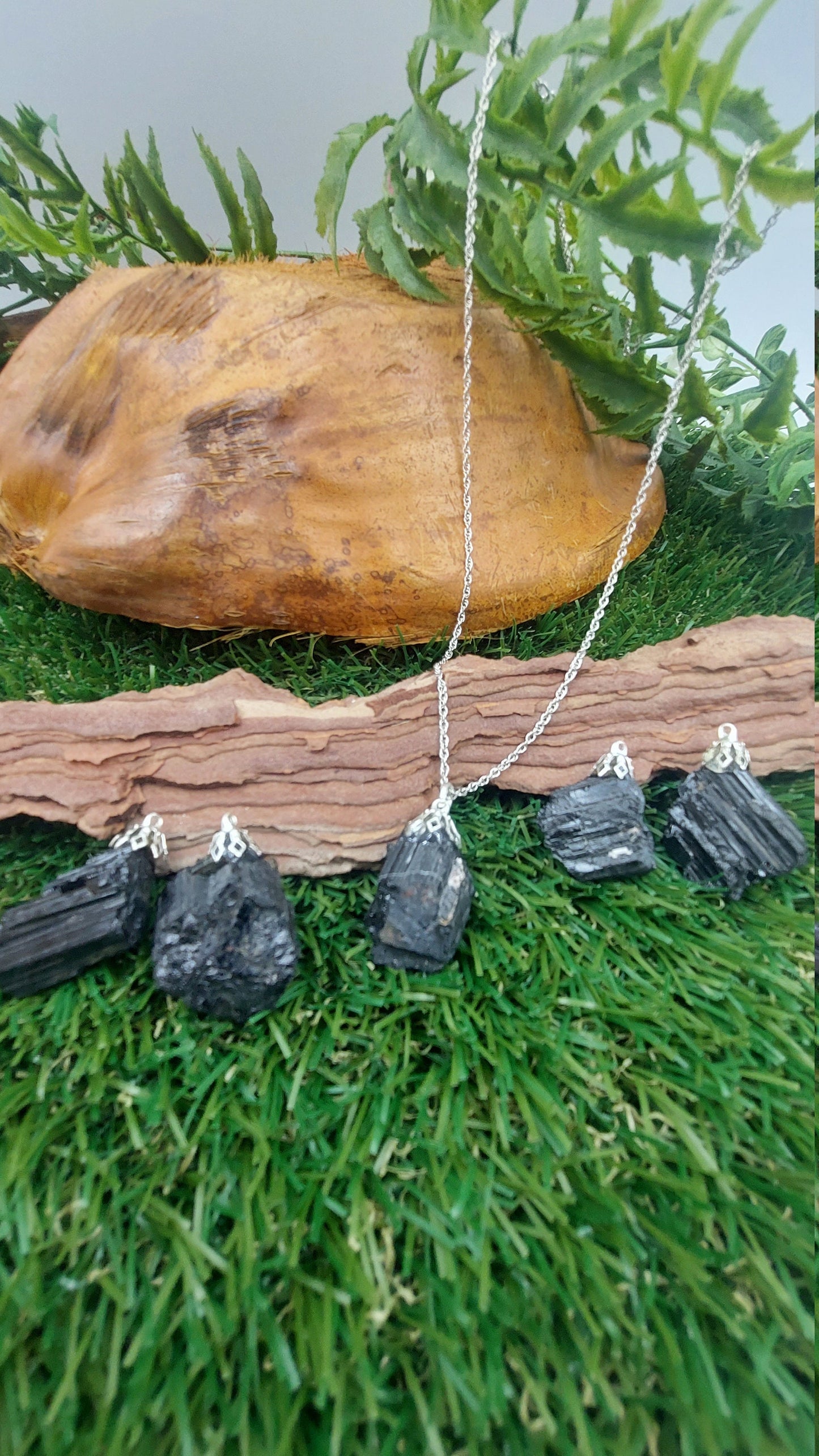 Natural Rough Black Tourmaline Schorl Rough Sterling Steel Necklace Healing Crystal Accessories Zodiac Mineral Stone
